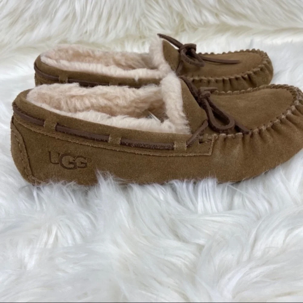 UGG LOAFERS FLATS SLIPON FUR SIZE 5 WOMAN